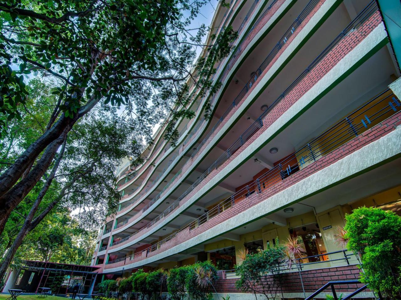 การ์ดีเนีย คอมฟอร์เทส สวีทส์ Hotel บังกาลอร์ ภายนอก รูปภาพ